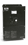 三木プーリの沿革写真 日本で初めて製品化に成功したVフレック無段変速機（速度調整ダイヤルと操作パネルを備えた当時の筐体外観）